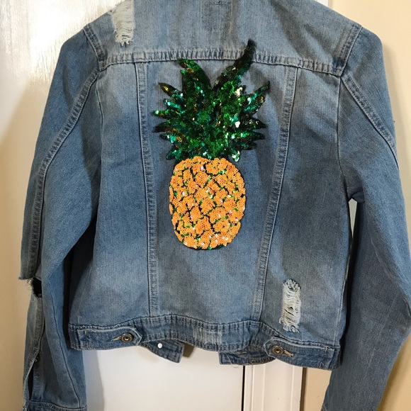 Distorted jean jacket - Picture 2 of 2